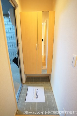 熊本市東区上南部３丁目のアパートの玄関