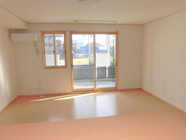 リビングタウン中野IIの居間・リビング