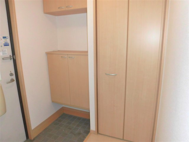 リビングタウン中野IIの玄関