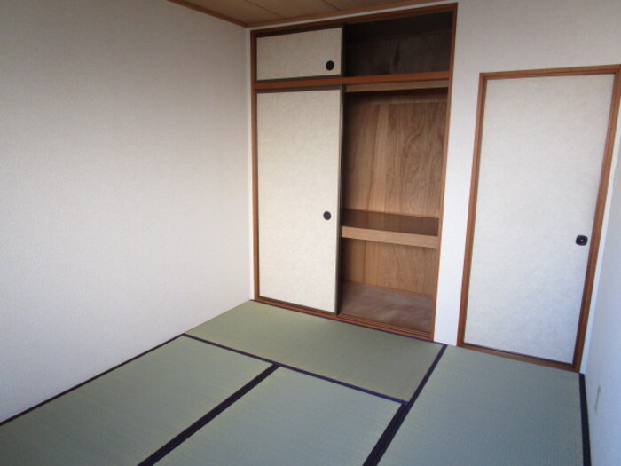 プランドール市川の和室