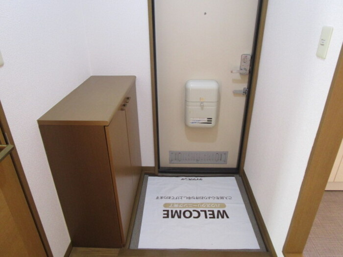 プランドール市川の玄関