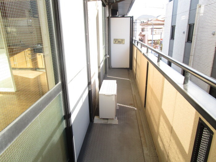 プランドール市川のバルコニー