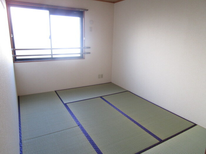 プランドール市川の和室