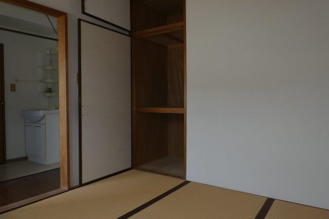 万寿東ハイツの寝室|和室