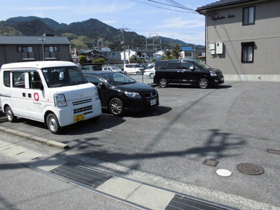 【駐車場】 | ラジェットロート | 駐車場があるので、車を買う予定の方も安心です