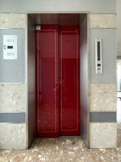 【その他共用部分】 | エレベータが近いので荷物が多い時でも安心です♪