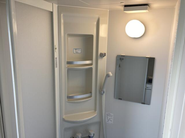 シャワー室