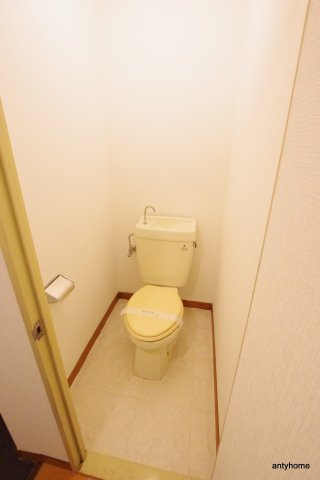 サンウイング南森町　仲介手数料無料のトイレ