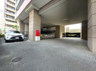 【駐車場】 | 敷地内駐車場空き有。場所によって6000円～12000円