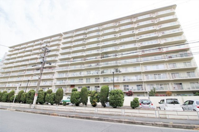 【外観】 | ローレルハイツ大淀2号棟 | ■SRC造11階建、総戸数170戸の管理体制良好なマンション。公園や小学校も近い緑豊かな住宅地