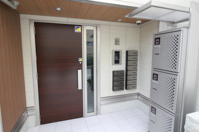 【エントランス】 | Famille 八尾東 | オートロック