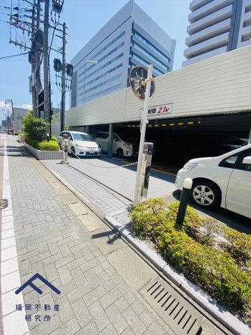アンピール姪浜駅南の駐車場