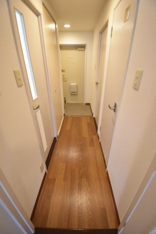ウエストウイングの玄関