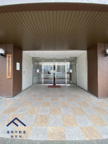 トピレック博多のエントランス