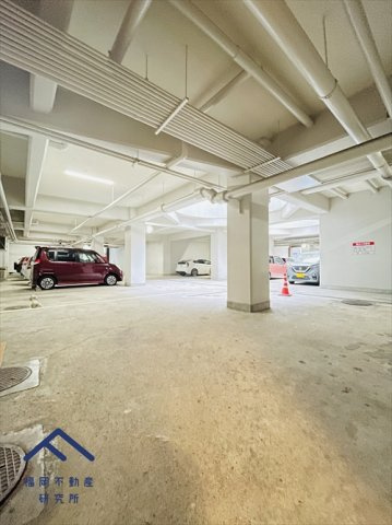 トピレック博多の駐車場