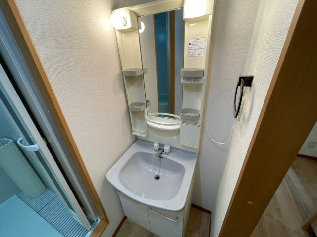 プラサート小阪の洗面所|使いやすい洗面所です