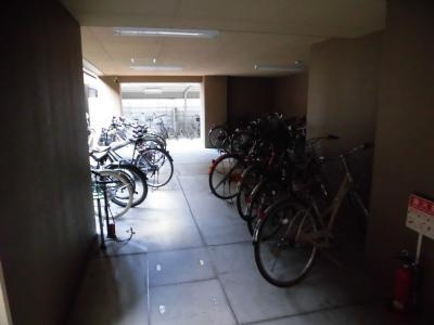 アスヴェル京都市役所前Ⅲの駐車場|駐輪場