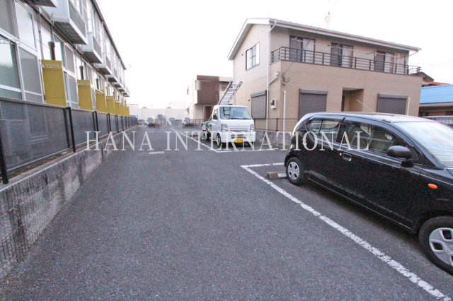 伊奈平の駐車場
