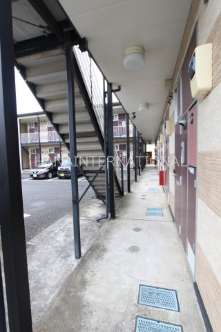 小荷田２のエントランス