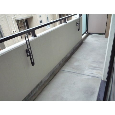 ＯＴＴＩ　ＰＬＡＴＺのバルコニー