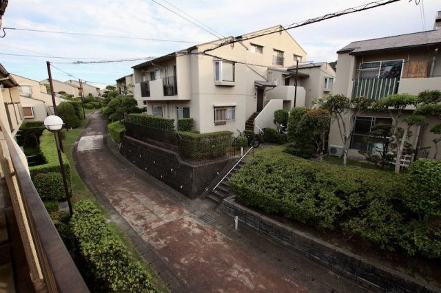 レイクタウン屋形原16棟の展望|池のほとりにあり、お散歩も楽しめます。