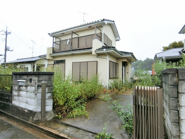 ホワイト貸家の外観
