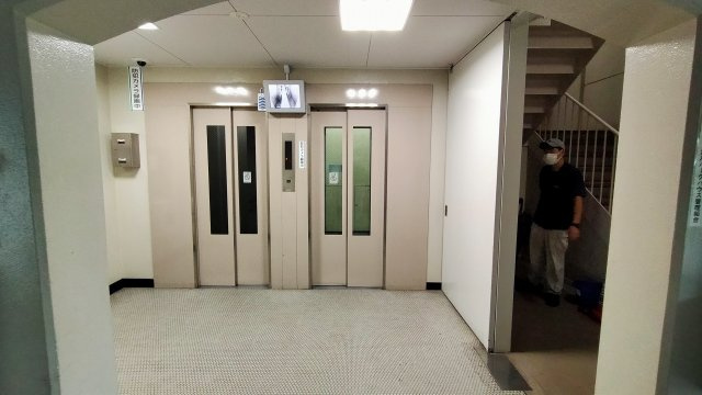 淀川パークハウス1棟のその他共用部分|エレベーターが2基あり混雑時もスムーズです。