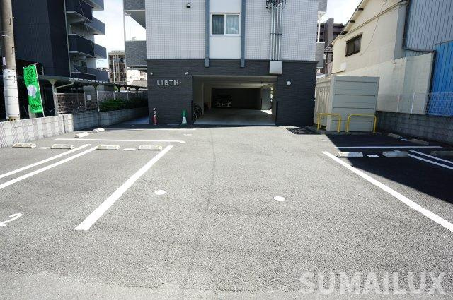 熊本市中央区坪井４丁目の賃貸マンションの駐車場