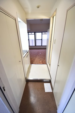 グランビルド宿院の玄関