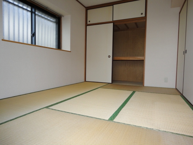 サンライズ大善寺【キャッシュバック対象物件】の収納|ちょっとした収納スペースも充実しています