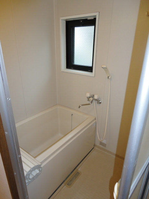 サンライズ大善寺【キャッシュバック対象物件】の浴室|落ち着いた空間のお風呂です