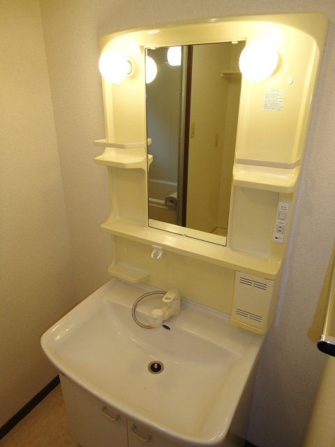 サンライズ大善寺【キャッシュバック対象物件】の独立洗面台|独立洗面台です