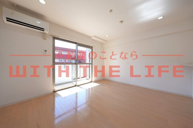 福福弐番館【キャッシュバック対象物件】の居間・リビング|こちらの居間で趣味の時間をお楽しみください