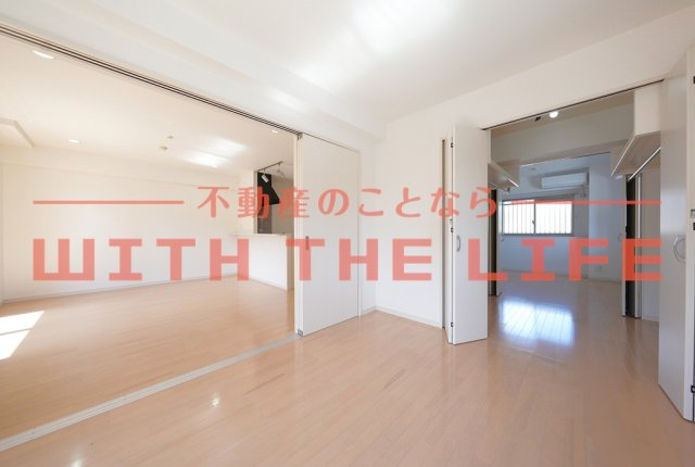 福福弐番館【キャッシュバック対象物件】の内装|明るい色調の室内です