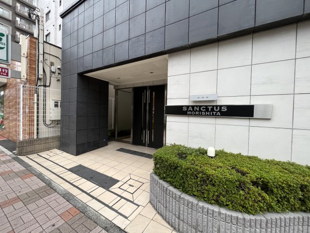 【エントランス】エントランス入口になります。 