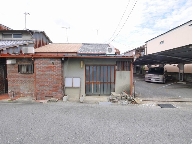 平野貸家店舗の外観