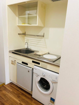 ミニ冷蔵庫・ミニ洗濯機つき。