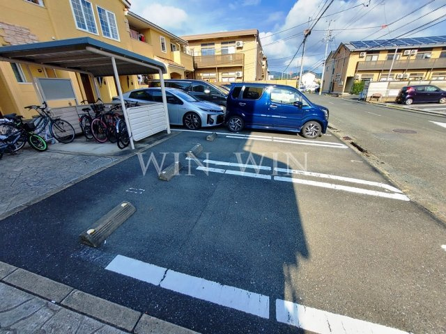 ラ・エスト ソレイユの駐車場