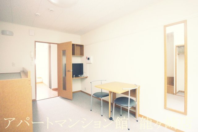 レオパレス新町の居間・リビング