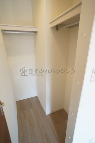 シャーメゾン　エクラージュ　中山寺南の収納
