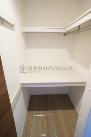 シャーメゾン　エクラージュ　中山寺南の収納