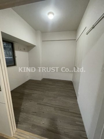 Arome梅田の洋室