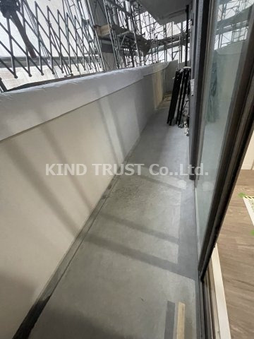 Arome梅田のバルコニー