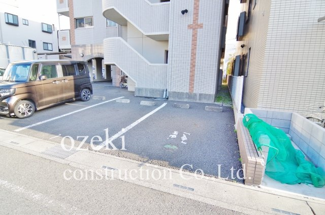 ルプソアール・ドゥーの駐車場