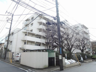 【外観】 | 総戸数４３戸、１９８３年１月築、管理人は日勤勤務につき管理体制良好です♪