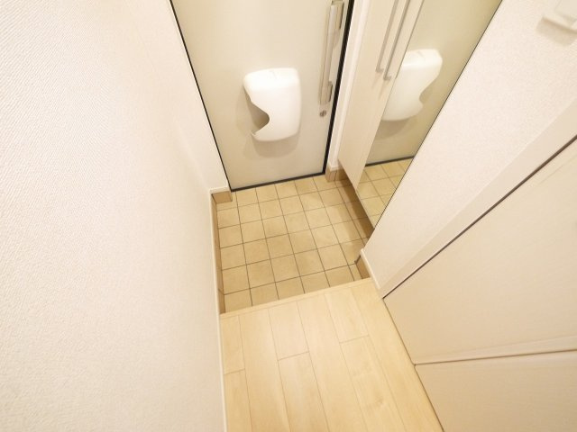 Ｂｅｌｌｅ　Ｖｉｌｌｅ　Ｂ―Ⅰの玄関|収納もある玄関です