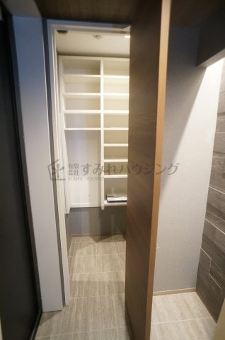 シャーメゾン　エクラージュ　中山寺南の玄関