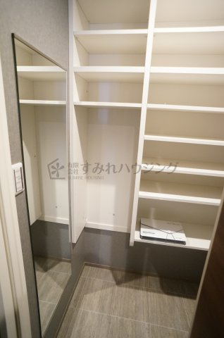 シャーメゾン　エクラージュ　中山寺南の収納