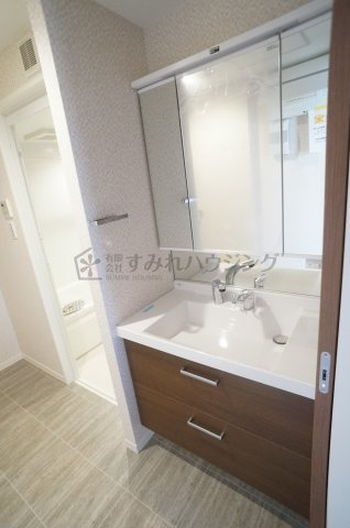 シャーメゾン　エクラージュ　中山寺南の洗面所