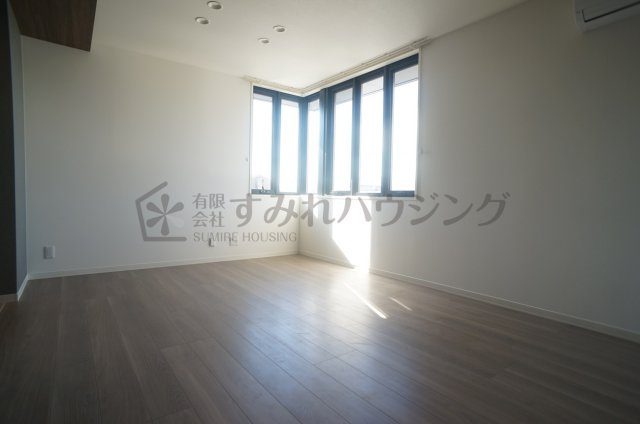 シャーメゾン　エクラージュ　中山寺南の居間・リビング